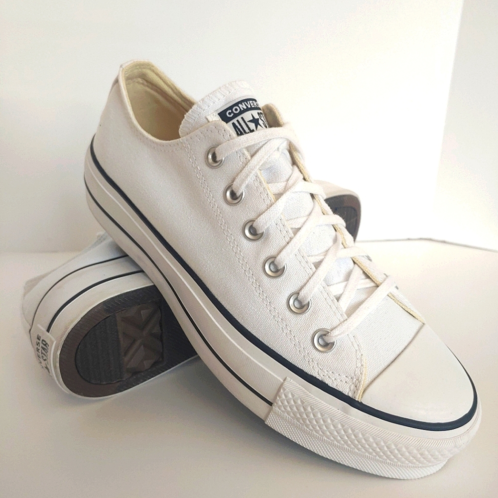 CONVERSE/Chuck Taylor All Star Lift Platform Canvas Shoe/White Women's Size 9